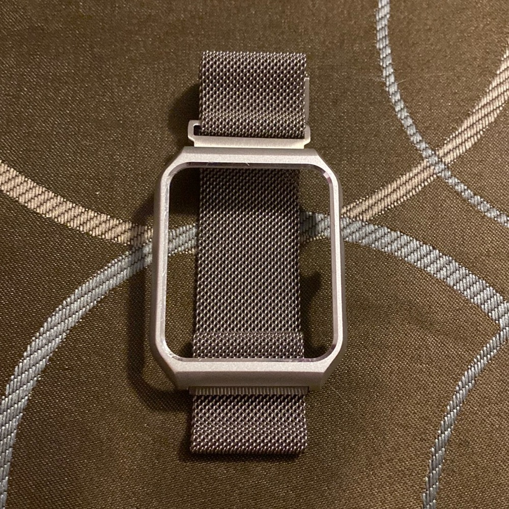 Apple Watch Band Silver Magnetic 42 mm like new